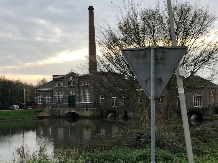 Gezellige Pipo Met Grote Schommel Aan Het Water Villa Medemblik Dış mekan fotoğraf