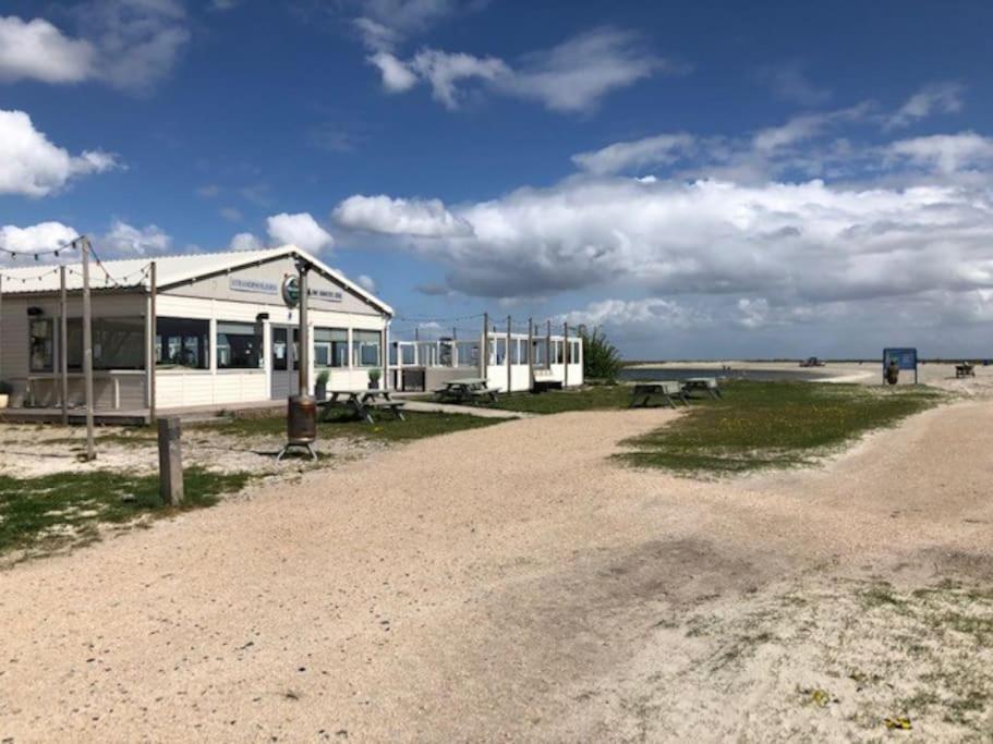Gezellige Pipo Met Grote Schommel Aan Het Water Villa Medemblik Dış mekan fotoğraf